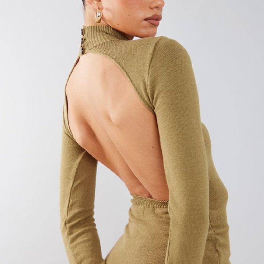 KHAKI EXTREME OPEN BACK SOFT KNIT MINI DRESS size xs